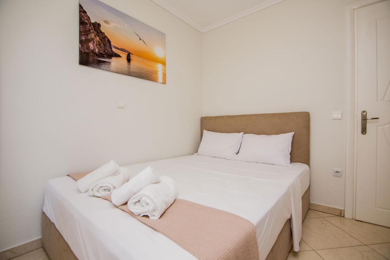 Kasta Bnb Ofrínion Exterior foto